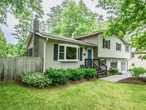 32 Logwood Cir, Essex Junction, VT 05452
