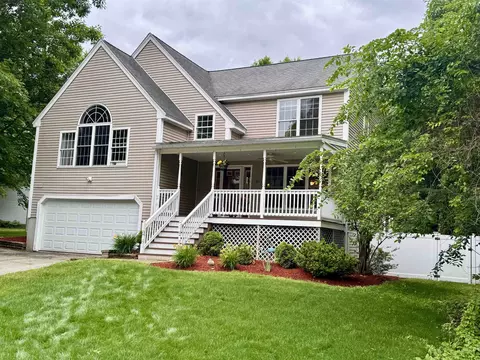 20 Lamprey Village Dr, Epping, NH 03042