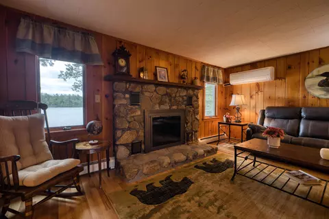 Living - 11 Abbott Ln, Ossipee, NH 03864 photo 3 of 4