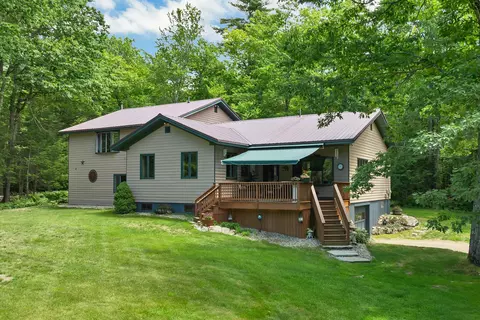 539 N Main St, Wolfeboro, NH 03894