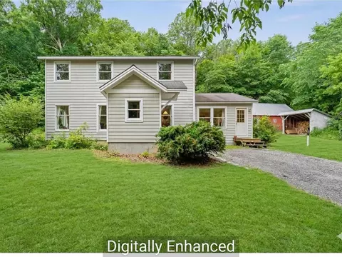 31 Burroughs Farm Rd, Ferrisburgh, VT 05456
