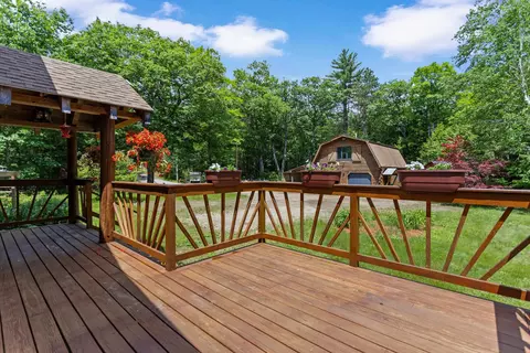 388 Perch Pond Rd, Holderness, NH 03245