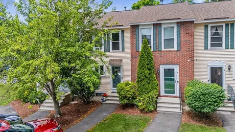 4 Granite Cir, Merrimack, NH 03054