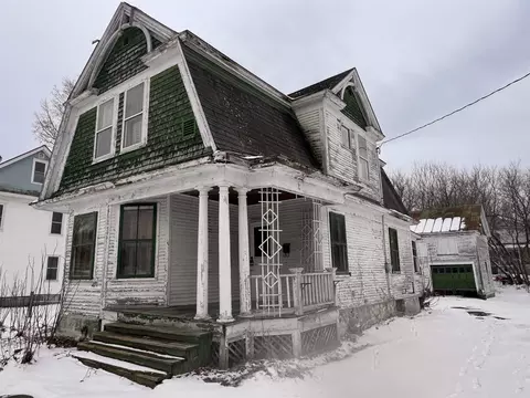 29 Dewey St, Richford, VT 05476