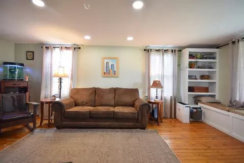 Living - 2835 Mountain View Rd, Williston, VT 05495 photo 5 of 6