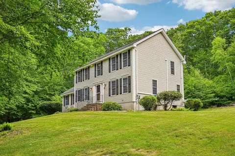 8 Hazelwood Dr, Salem, NH 03079