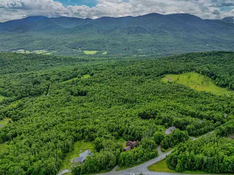 185 N Peak Dr, Easton, NH 03585