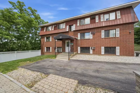555 Calef Rd #4, Manchester, NH 03103