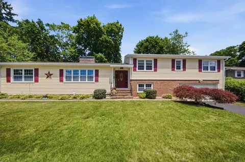 494 Laurel St, Manchester, NH 03103