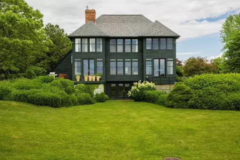 1163 Thompsons Point Rd, Charlotte, VT 05445