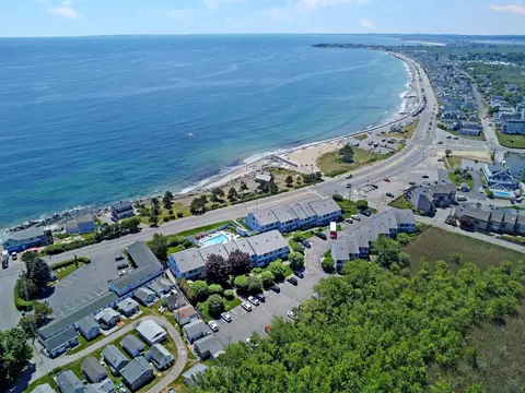 951 Ocean Blvd #1, Hampton, NH 03842