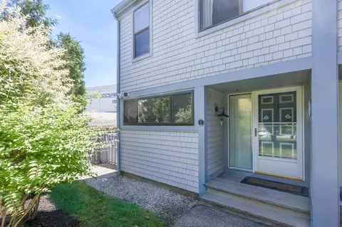 Exterior - 951 Ocean Blvd #1, Hampton, NH 03842 photo 5 of 5