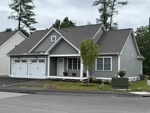 17 Wilderness Dr, Nashua, NH 03062