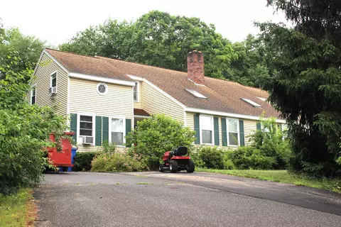 1 Karen Ln # -A, Londonderry, NH 03053