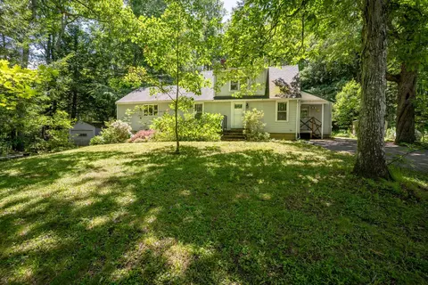42 Sherburne Rd, Lee, NH 03861