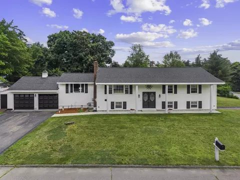 1 Birchwood Dr, Merrimack, NH 03054