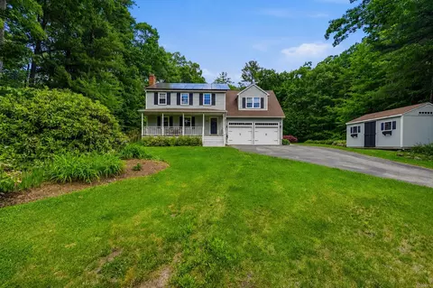 26 Severance Dr, Londonderry, NH 03053