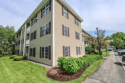 6 Crestview Cir #137, Londonderry, NH 03053