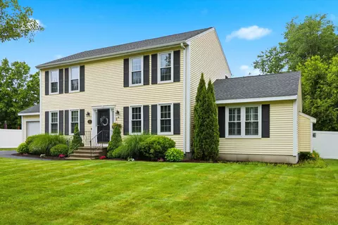 69 Mallard Point Rd, Merrimack, NH 03054
