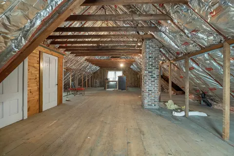 Entry Way - 59 High St, Berlin, NH 03570 photo 4 of 4