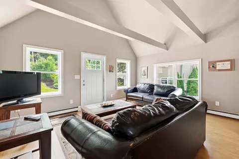 Living - 64 Turtle Rock Rd, Windham, NH 03087 photo 7 of 8