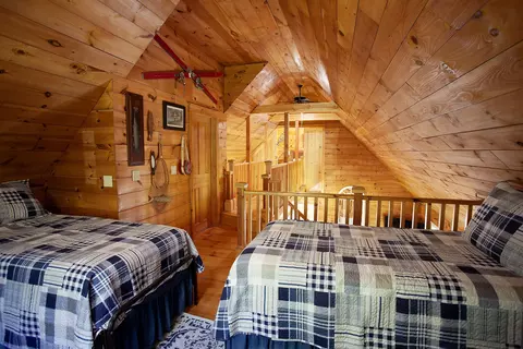Bedroom - 60 Whites Hill Rd, Dover, VT 05356 photo 8 of 9