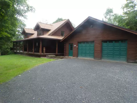 665 Butler Dr, Irasburg, VT 05845