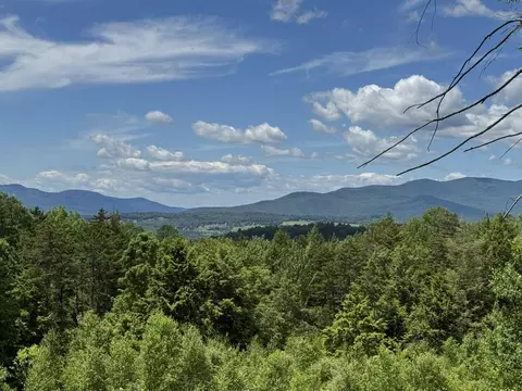 157 Bear Creek Ln, Waterbury, VT 05677
