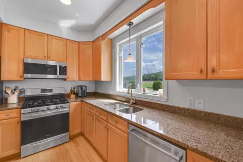 Kitchen - 41 Tyler Pl, Jericho, VT 05465 photo 2 of 4