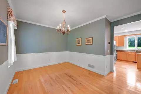 Dining - 41 Tyler Pl, Jericho, VT 05465 photo 2 of 2