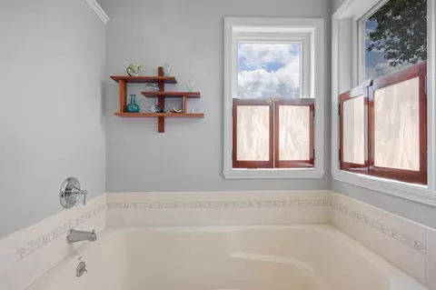 Bath - 41 Tyler Pl, Jericho, VT 05465 photo 4 of 6