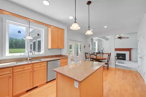 Kitchen - 41 Tyler Pl, Jericho, VT 05465 photo 4 of 4