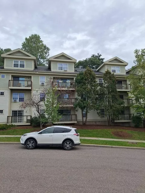 241 Hildred Dr, Burlington, VT 05401