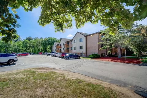 5 Lancelot Ct #2, Salem, NH 03079