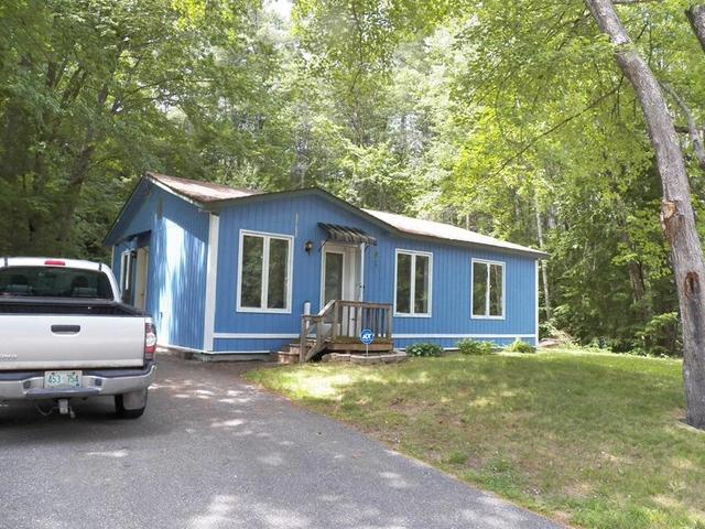 25 Woodlawn Ave, Hillsborough, NH 03244