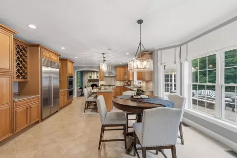 Kitchen - 36 Northland Rd, Windham, NH 03087 photo 3 of 6