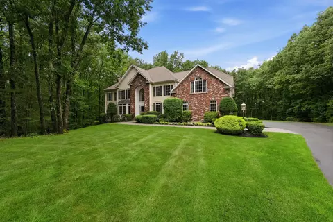 36 Northland Rd, Windham, NH 03087