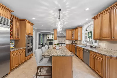 Kitchen - 36 Northland Rd, Windham, NH 03087 photo 1 of 6
