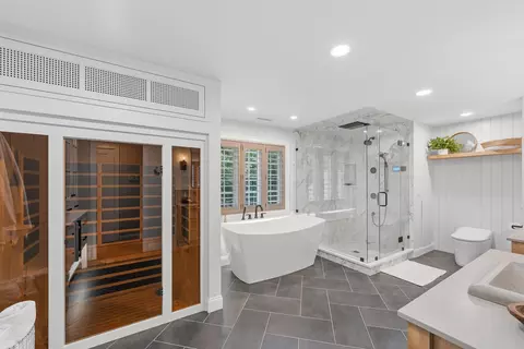 Bath - 36 Northland Rd, Windham, NH 03087 photo 5 of 6
