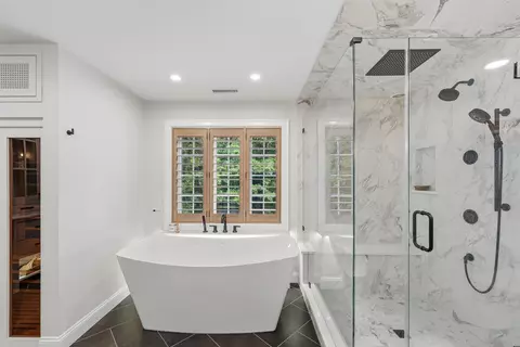 Bath - 36 Northland Rd, Windham, NH 03087 photo 4 of 6