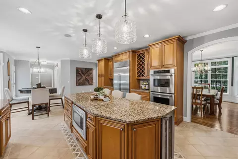 Kitchen - 36 Northland Rd, Windham, NH 03087 photo 5 of 6