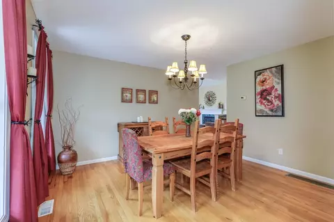 Dining - 9 Misty Ln, Hooksett, NH 03106 photo 3 of 4