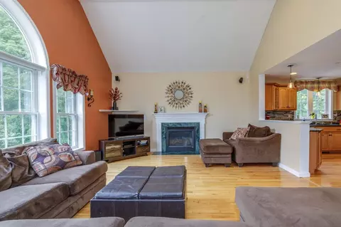 Living - 9 Misty Ln, Hooksett, NH 03106 photo 1 of 4