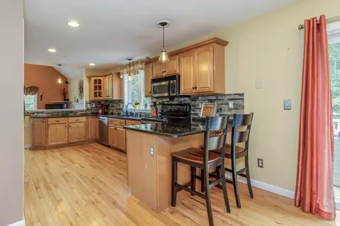 Kitchen - 9 Misty Ln, Hooksett, NH 03106 photo 2 of 6