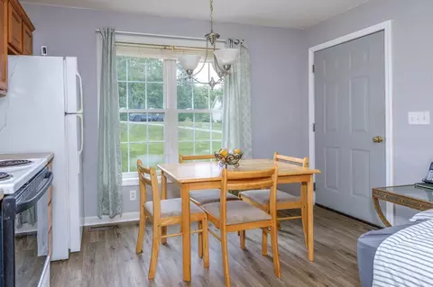 Dining - 9 Misty Ln, Hooksett, NH 03106 photo 4 of 4