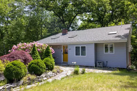 107 Hackett Hill Rd, Hooksett, NH 03106