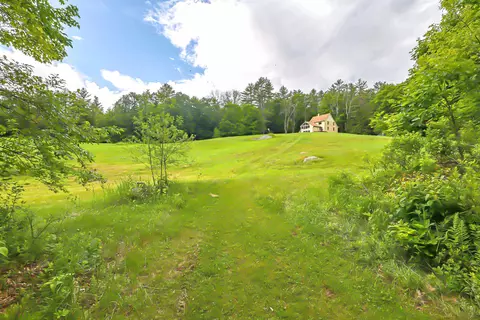 21 Martin Dr, Danbury, NH 03230