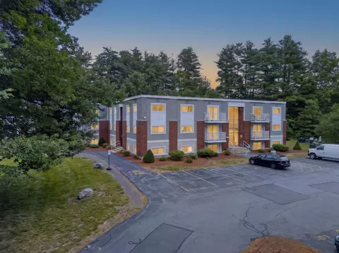 59 Constitution Dr #D, Londonderry, NH 03053