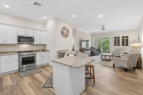 2 Henry David Dr #406, Nashua, NH 03062