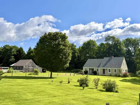 30 Brock Farm Rd, Piermont, NH 03779